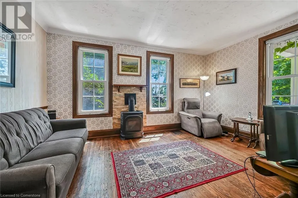 94 SUTHERLAND Street W