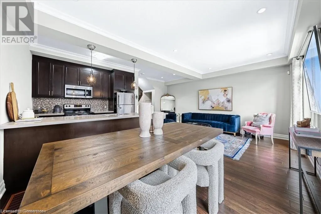 75 SOUTHSHORE Crescent