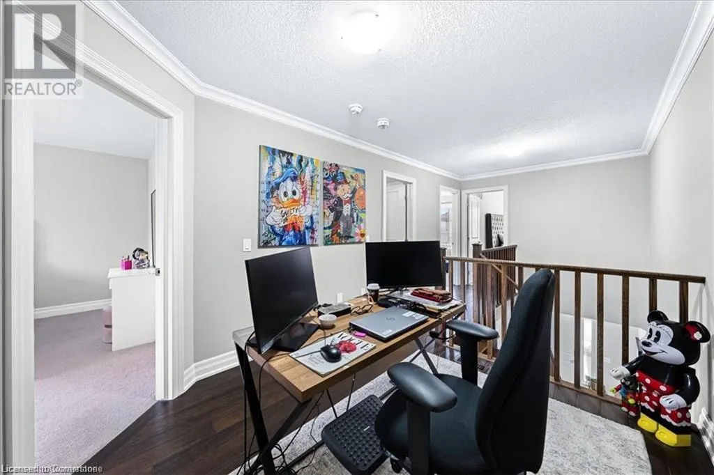 75 SOUTHSHORE Crescent