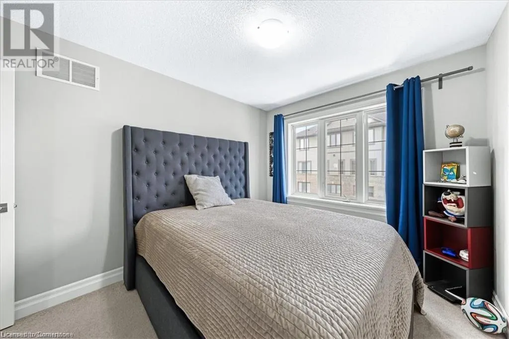 75 SOUTHSHORE Crescent