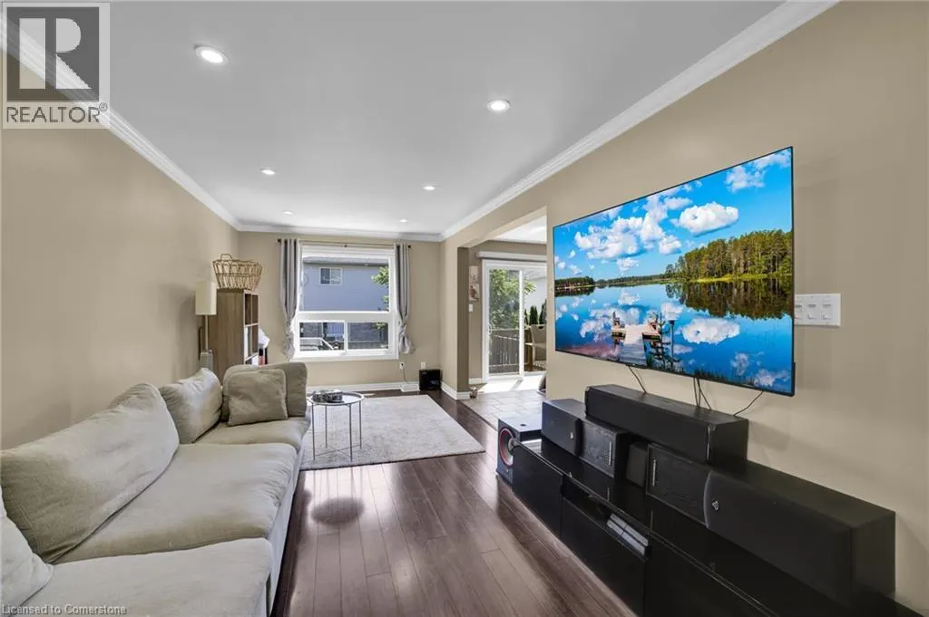 42 VENNIO Lane