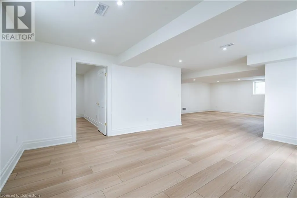 21 OAKLEY Drive