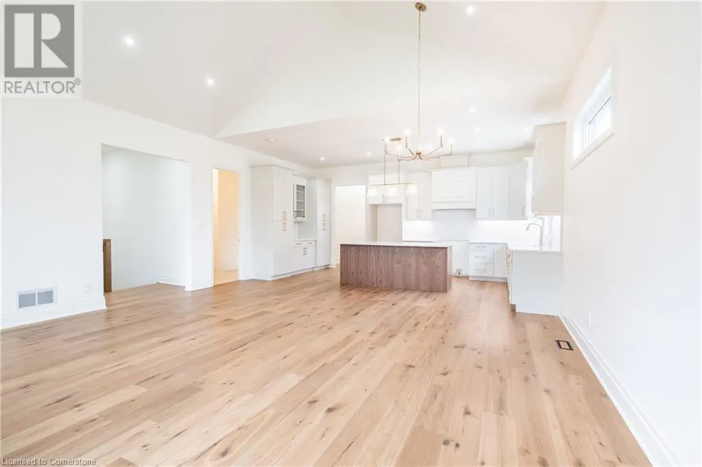 21 OAKLEY Drive
