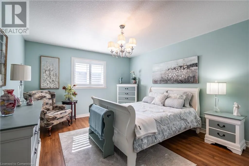 56 VIDEL Crescent