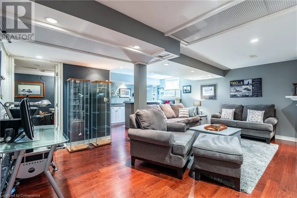 56 VIDEL Crescent