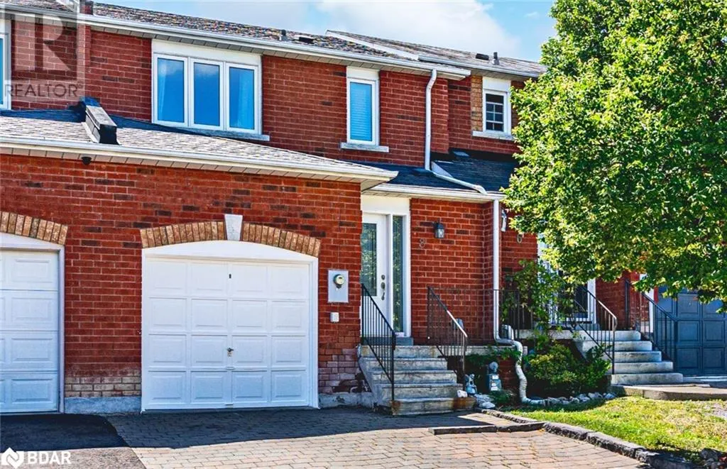 8 ROLLING HILLS Lane