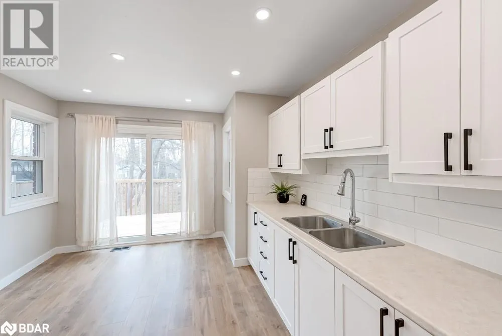 2252 RICHARD Street