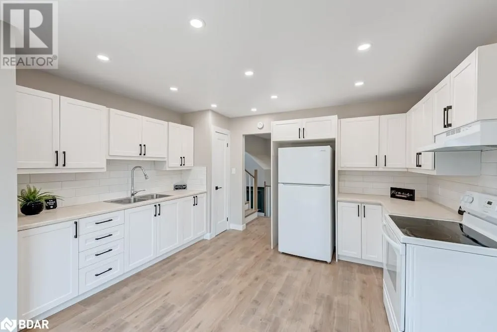 2252 RICHARD Street