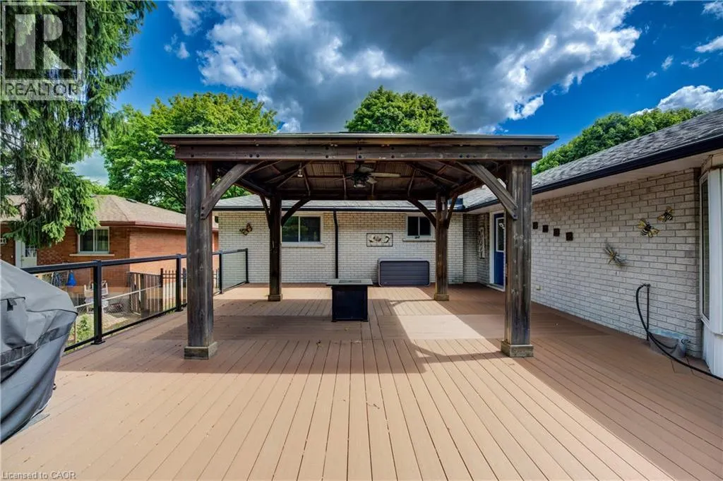 28 ELMHURST Crescent