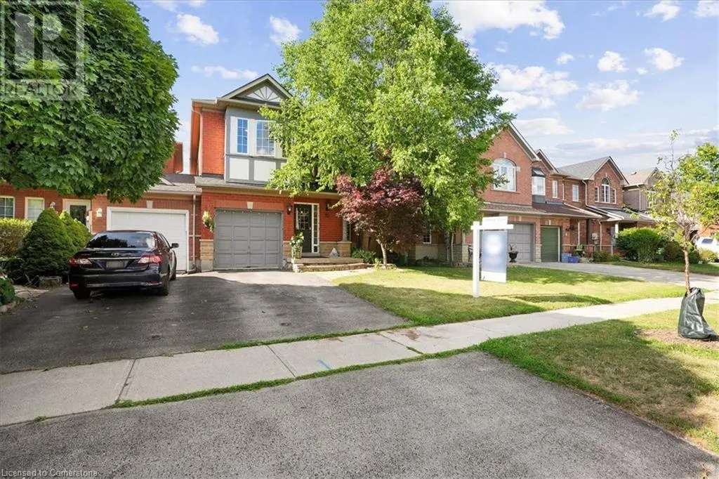 70 MOORE Crescent