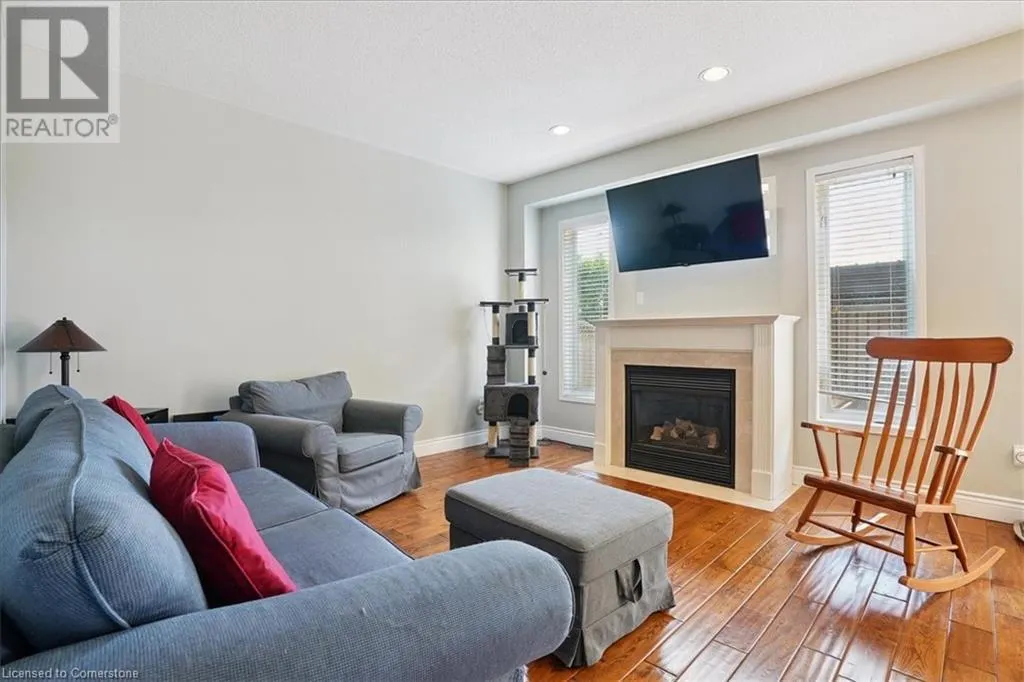 70 MOORE Crescent
