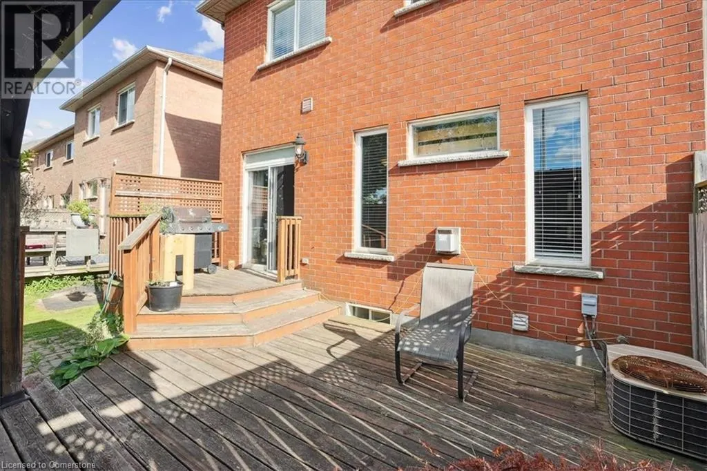 70 MOORE Crescent