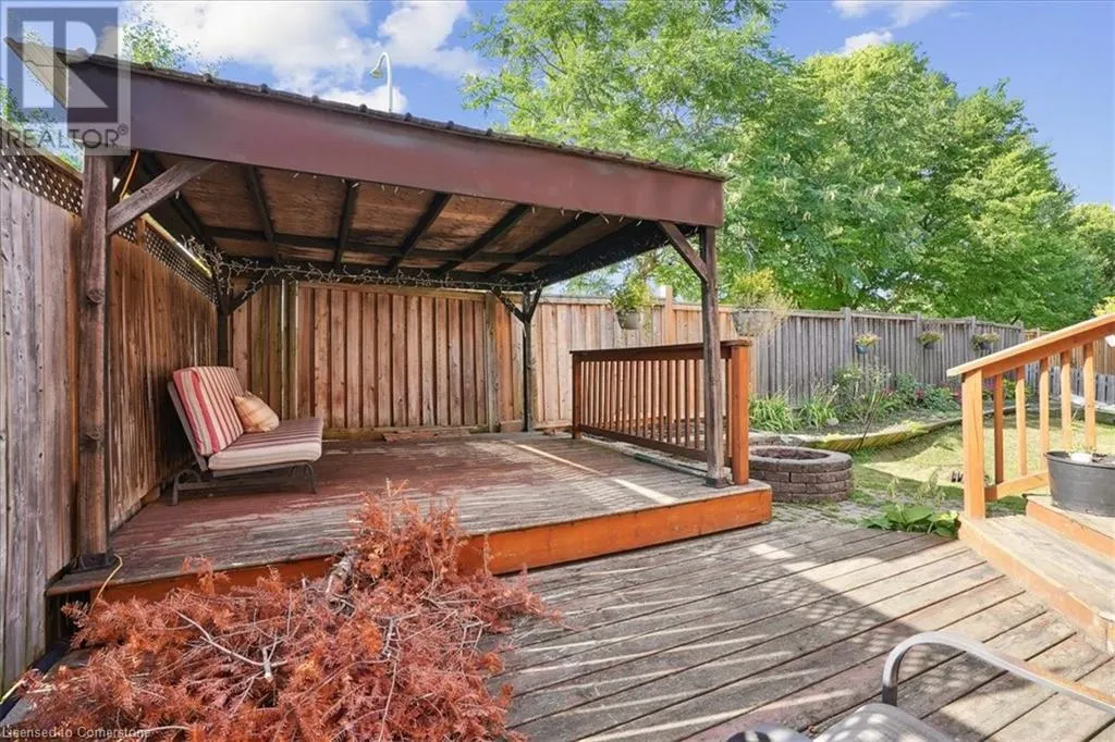 70 MOORE Crescent