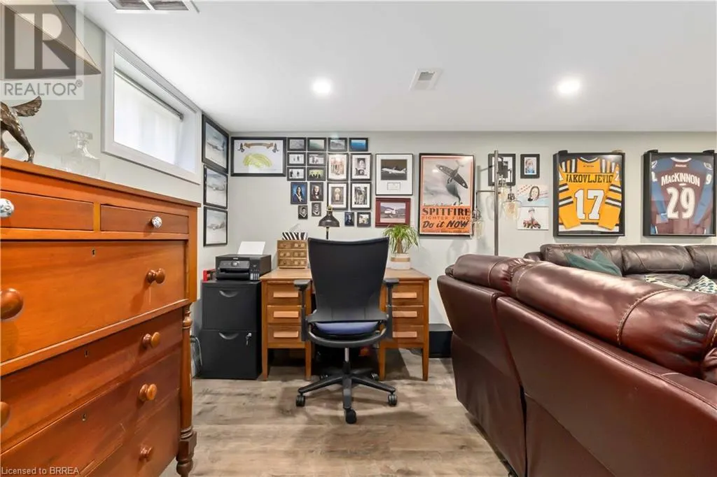 25 HILLIER Crescent