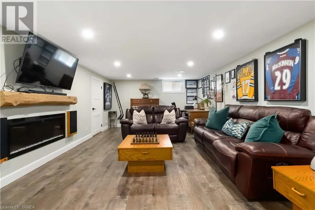 25 HILLIER Crescent