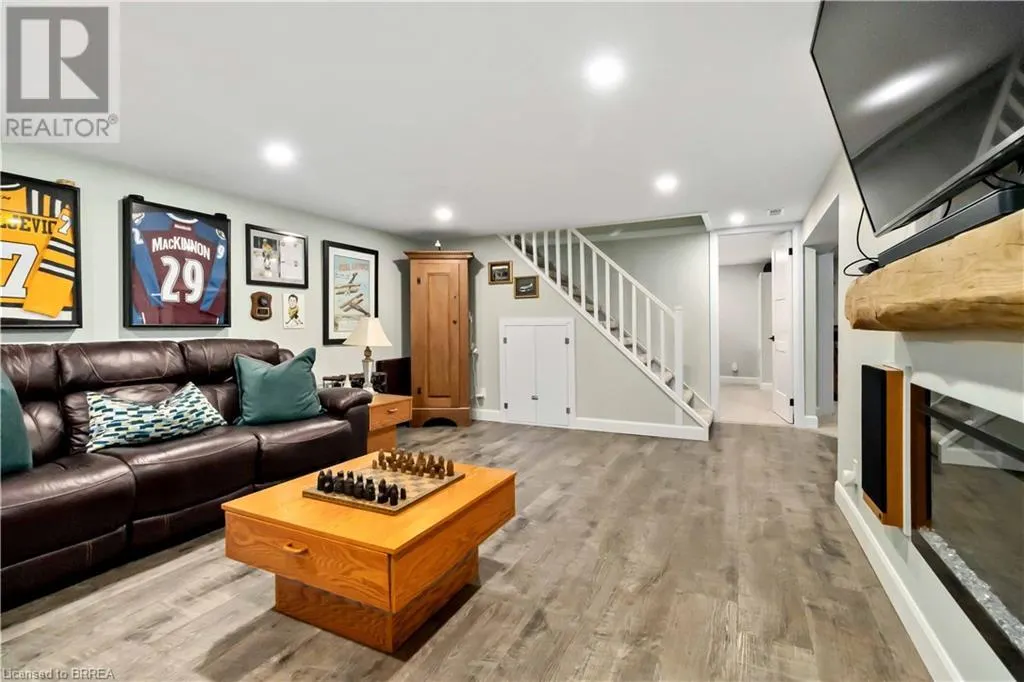 25 HILLIER Crescent