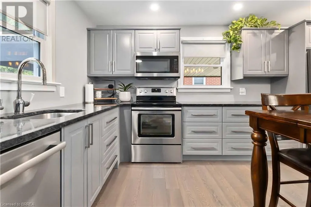 25 HILLIER Crescent
