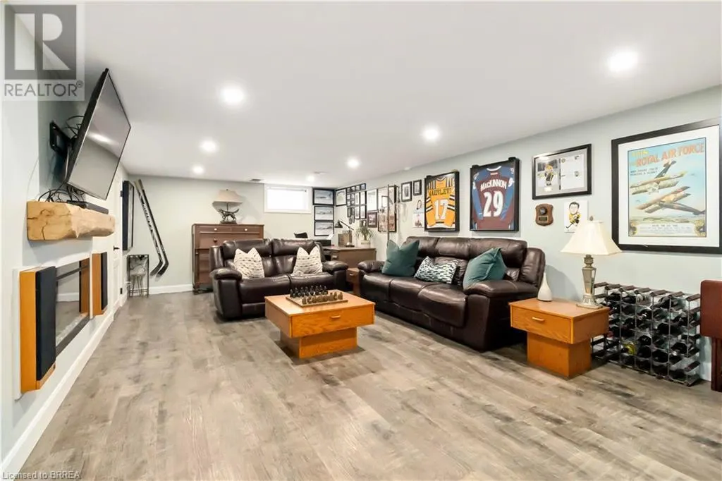 25 HILLIER Crescent