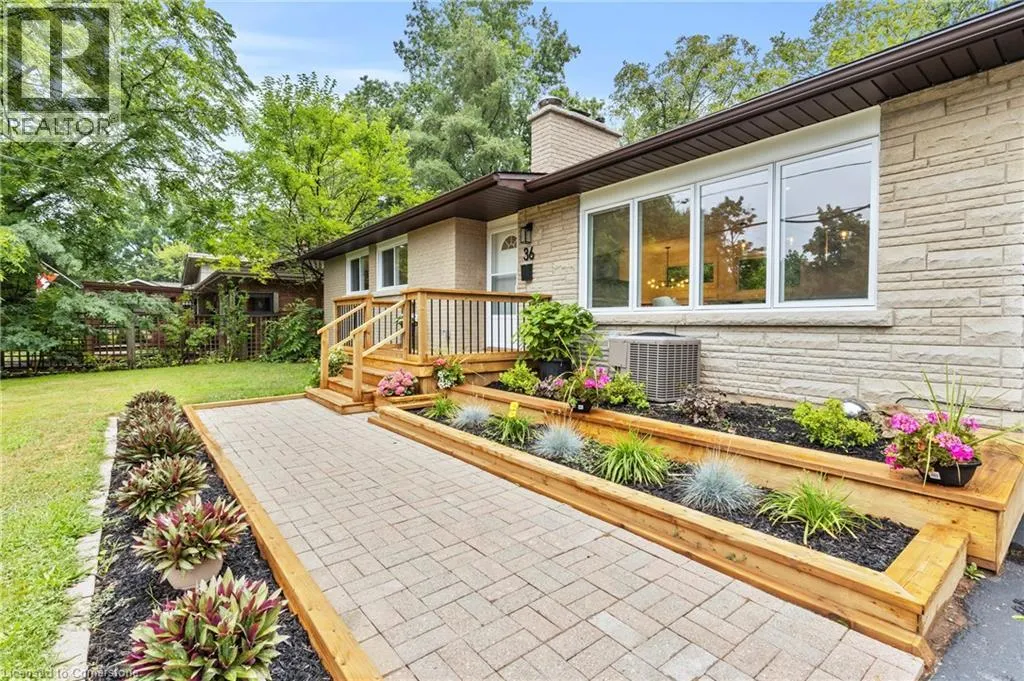 36 SPRING GARDEN Boulevard