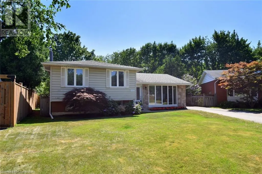 552 HULL Court