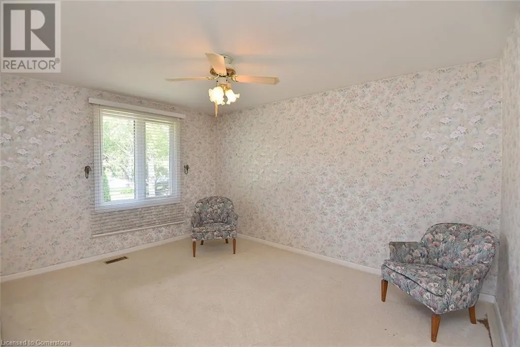 552 HULL Court