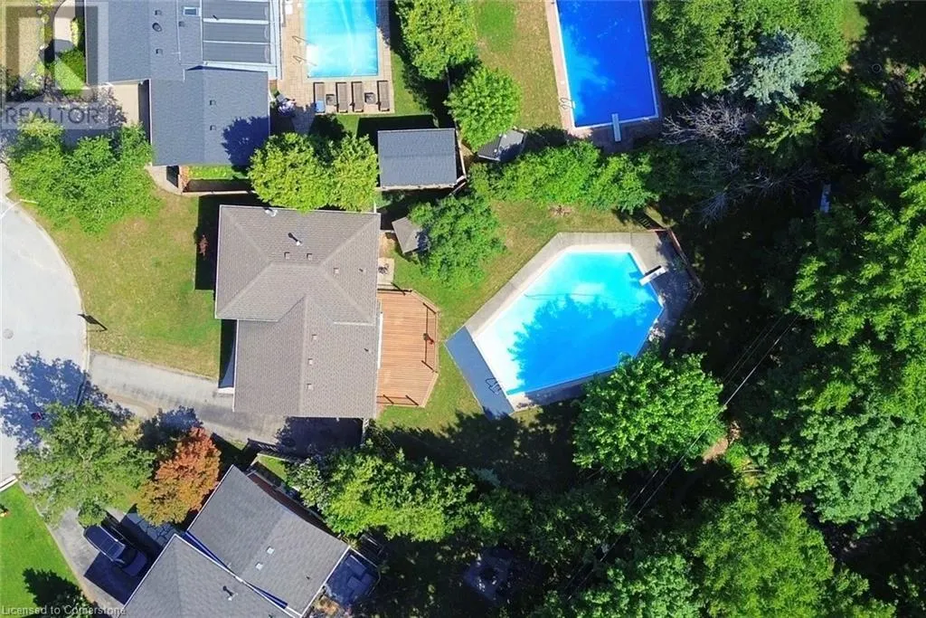 552 HULL Court