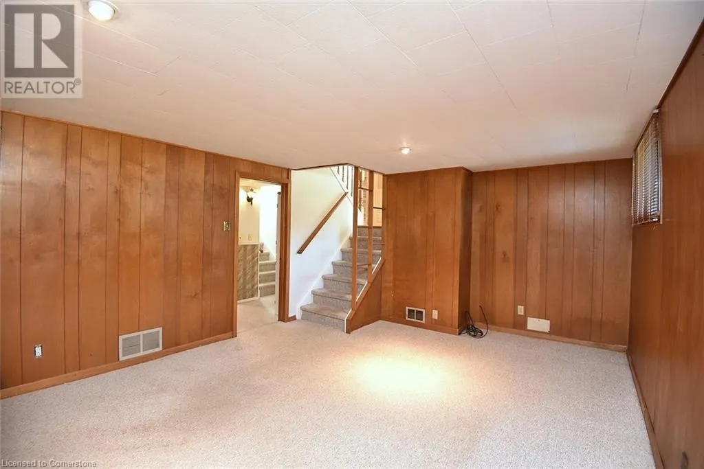 552 HULL Court
