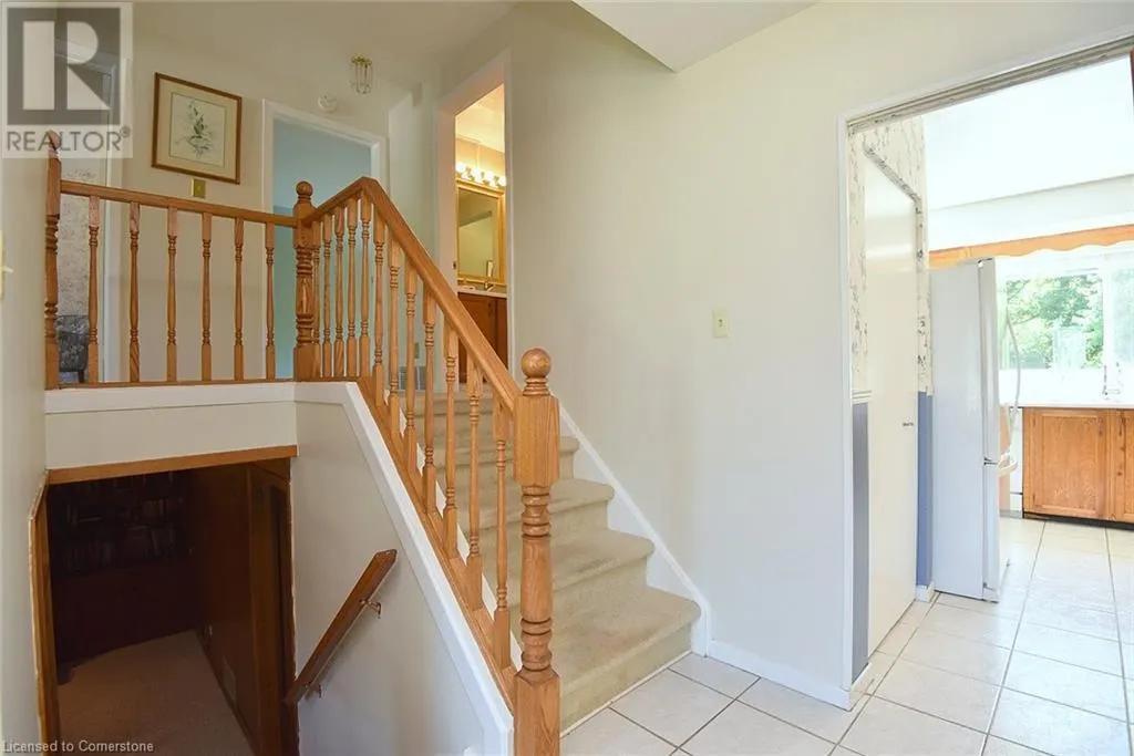 552 HULL Court