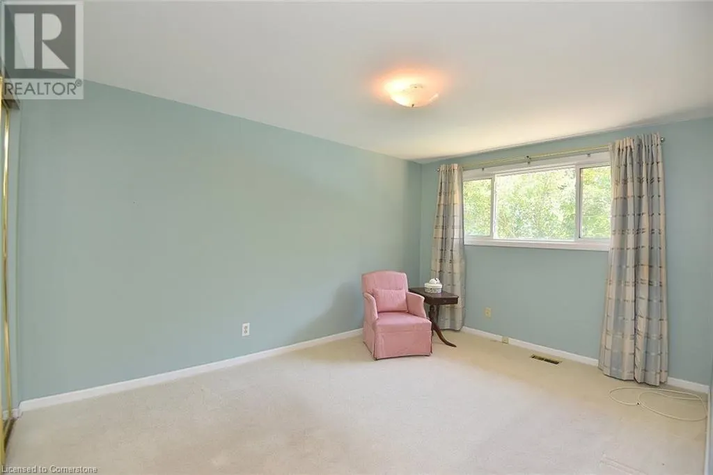 552 HULL Court