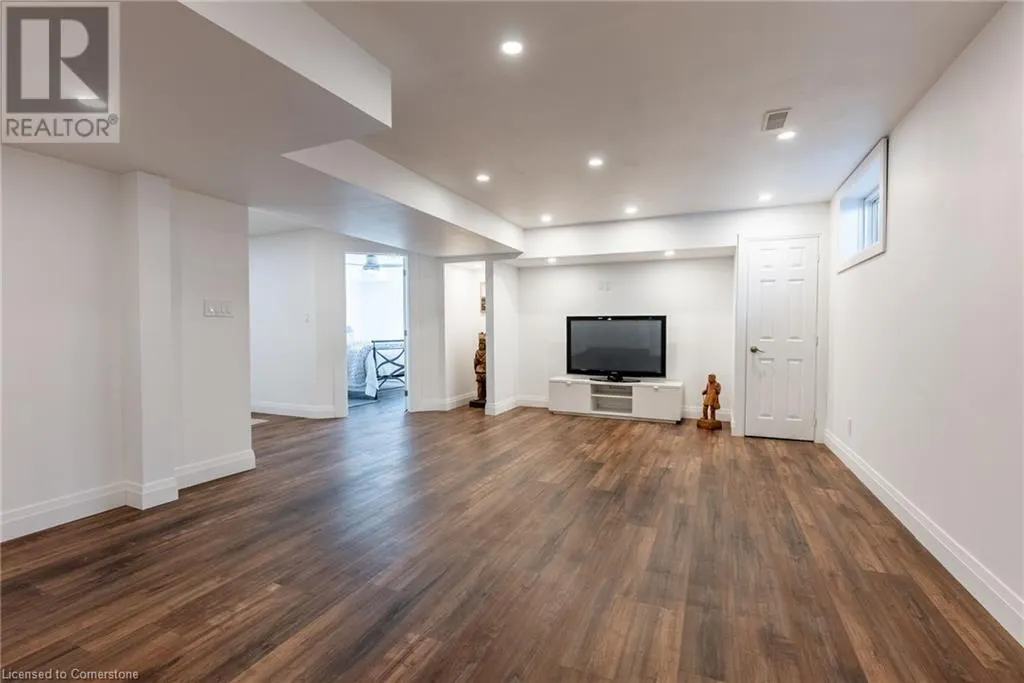 9 RICHARD Crescent