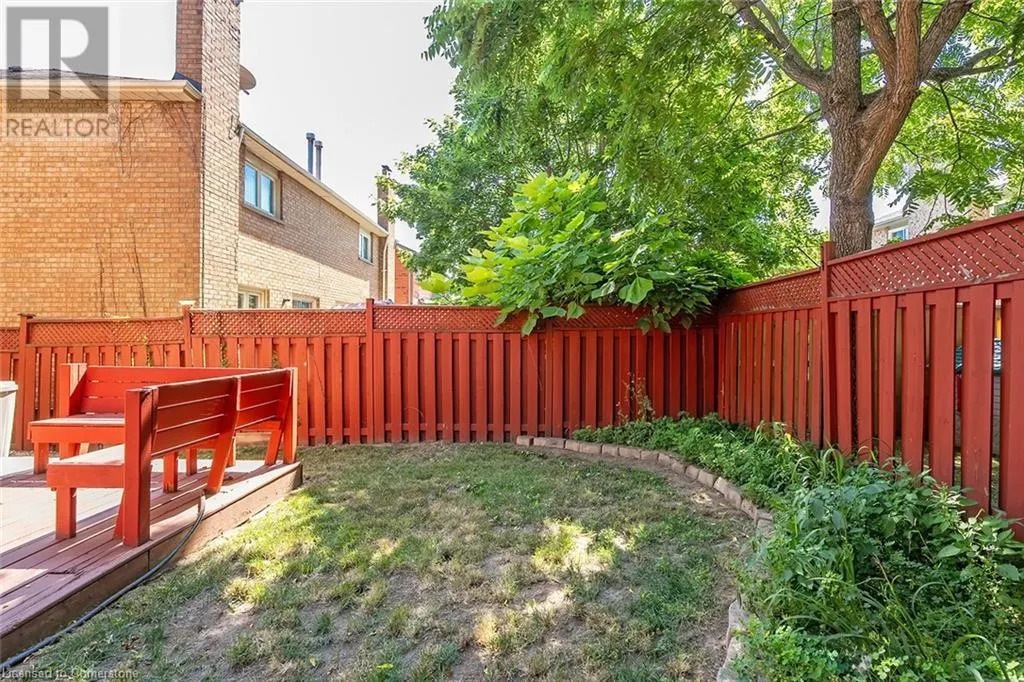 9 WAKEFIELD Lane
