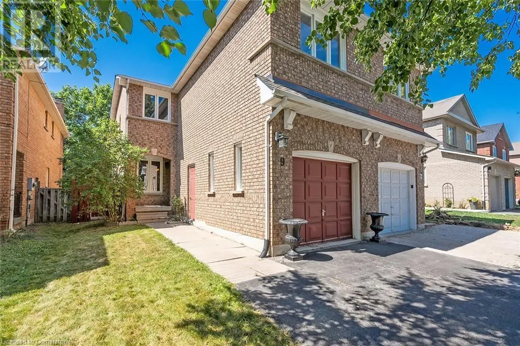 9 WAKEFIELD Lane