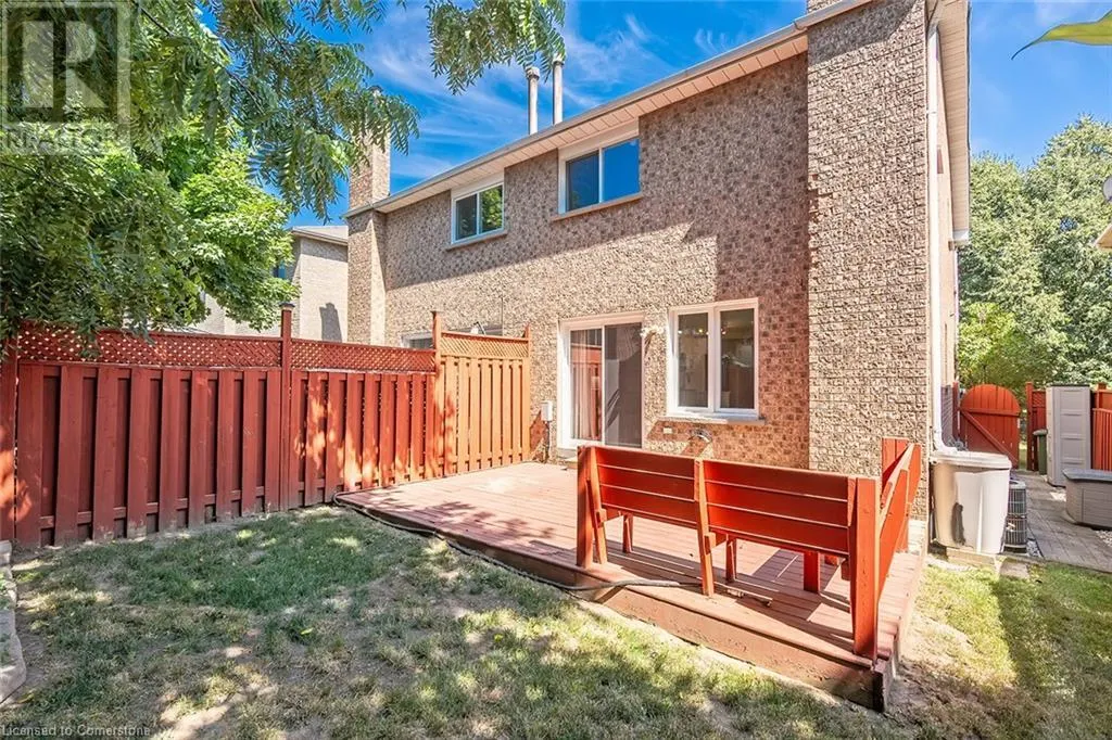 9 WAKEFIELD Lane