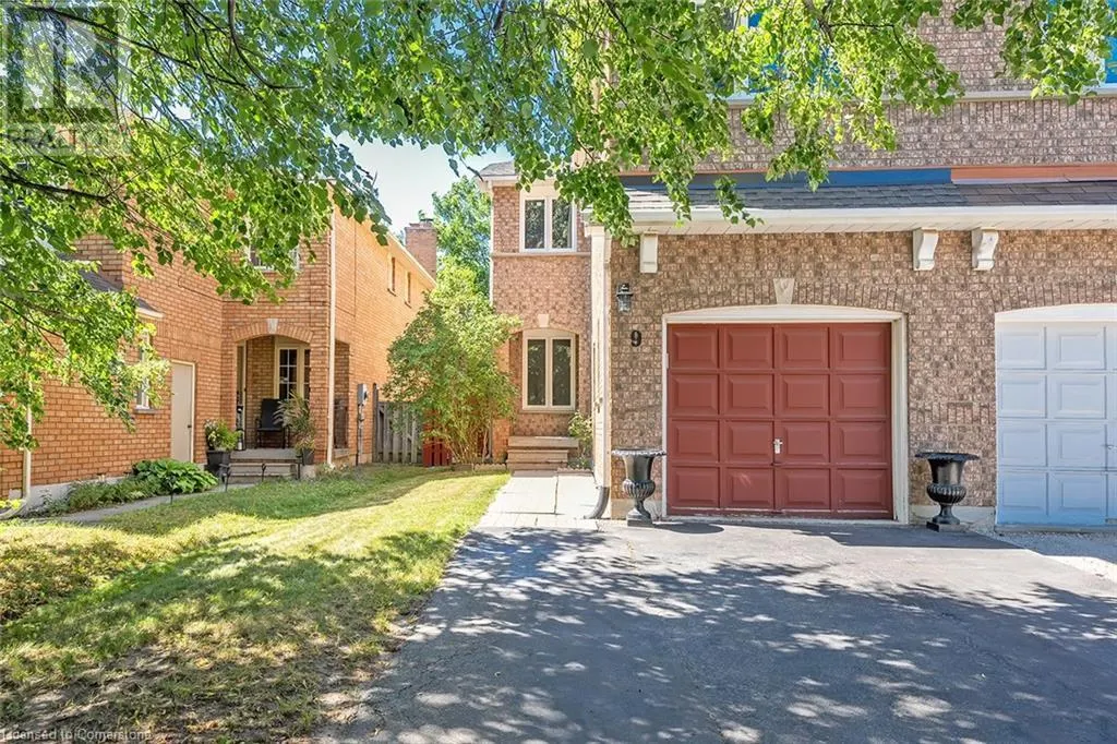 9 WAKEFIELD Lane