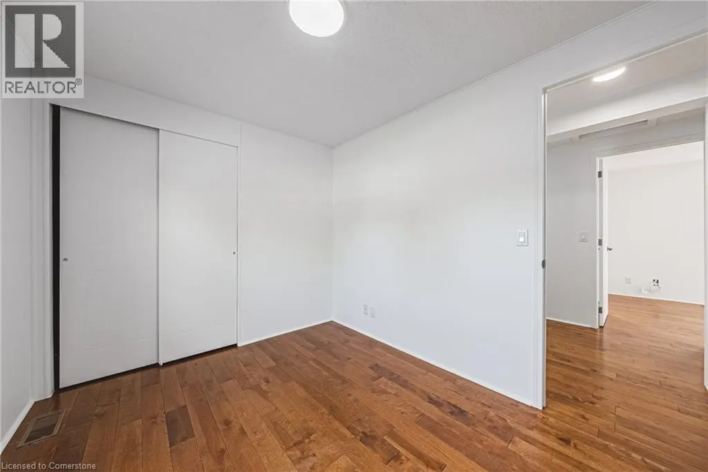 2 HEMLOCK CRESCENT PVT Crescent