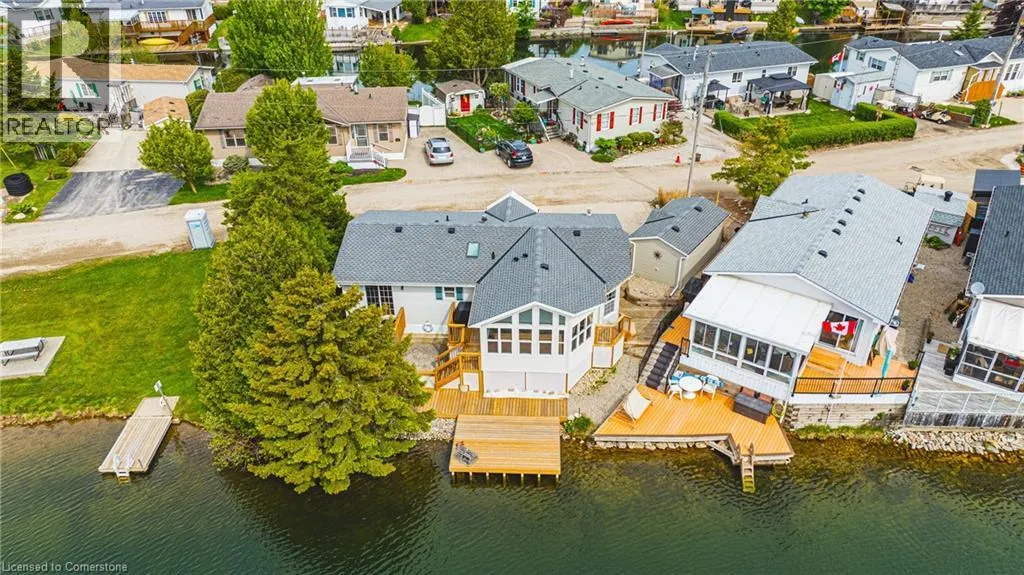 2 HEMLOCK CRESCENT PVT Crescent