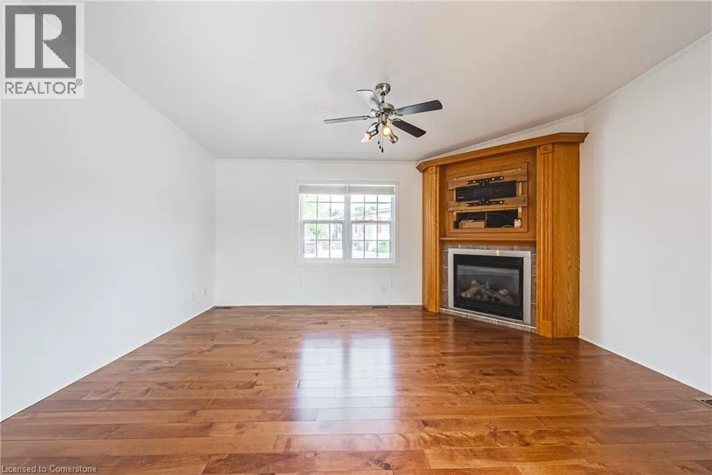 2 HEMLOCK CRESCENT PVT Crescent