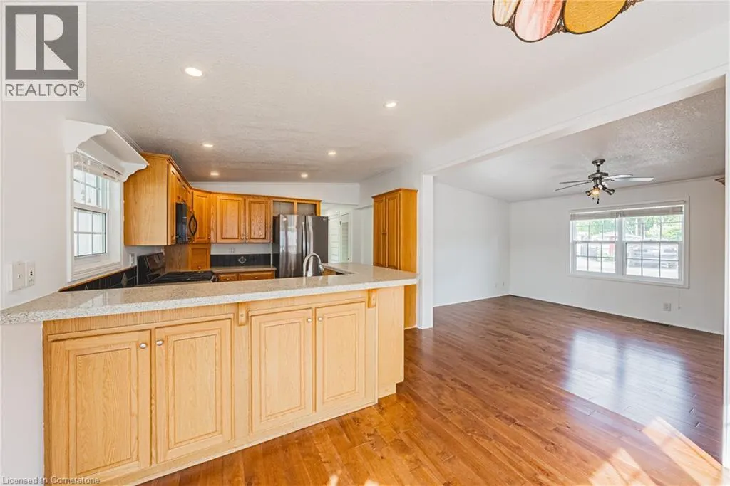 2 HEMLOCK CRESCENT PVT Crescent