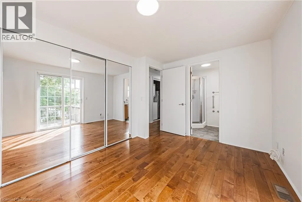 2 HEMLOCK CRESCENT PVT Crescent