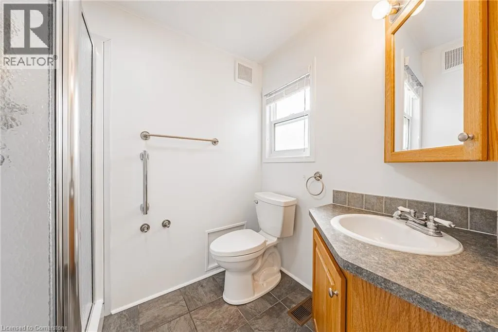 2 HEMLOCK CRESCENT PVT Crescent