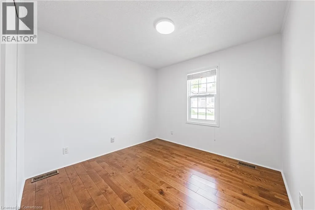 2 HEMLOCK CRESCENT PVT Crescent