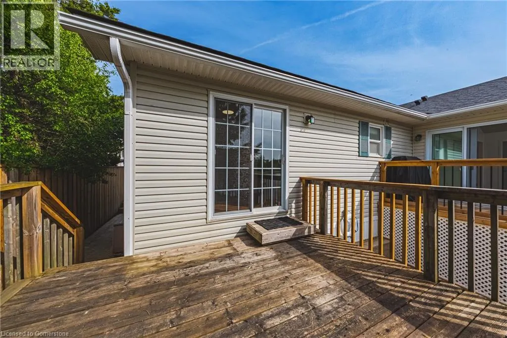 2 HEMLOCK CRESCENT PVT Crescent
