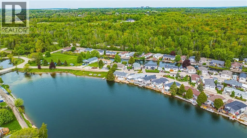2 HEMLOCK CRESCENT PVT Crescent