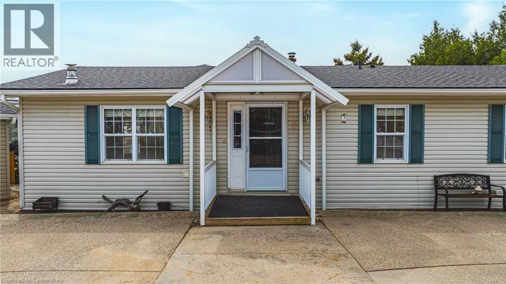 2 HEMLOCK CRESCENT PVT Crescent