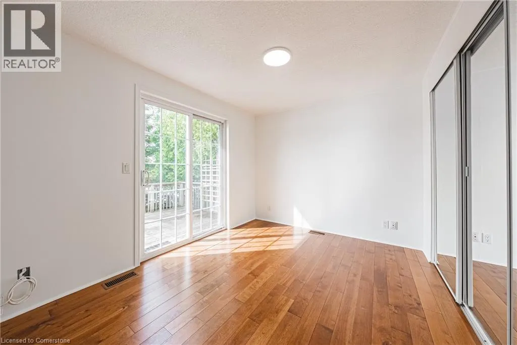 2 HEMLOCK CRESCENT PVT Crescent