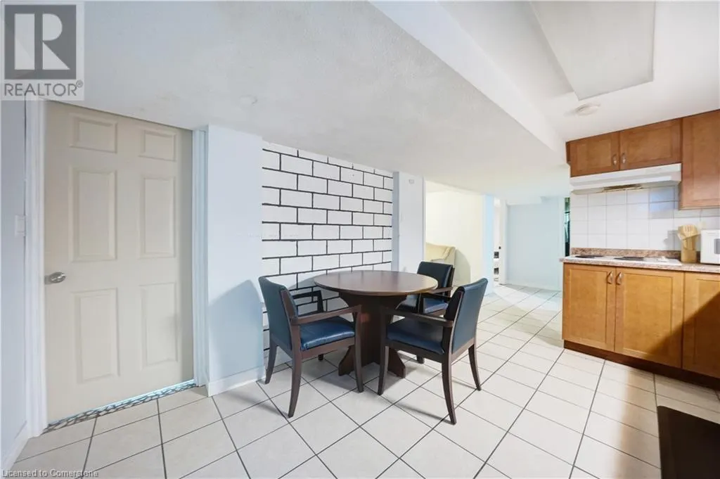 84 JACOBSON Avenue