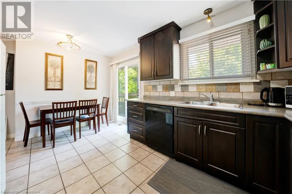 84 JACOBSON Avenue
