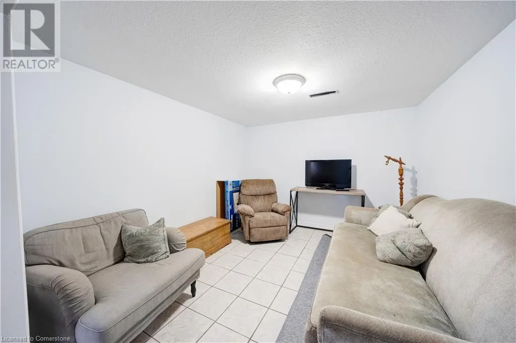 84 JACOBSON Avenue