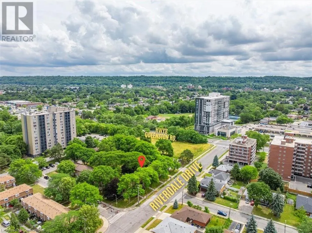 32 RIVERDALE Drive
