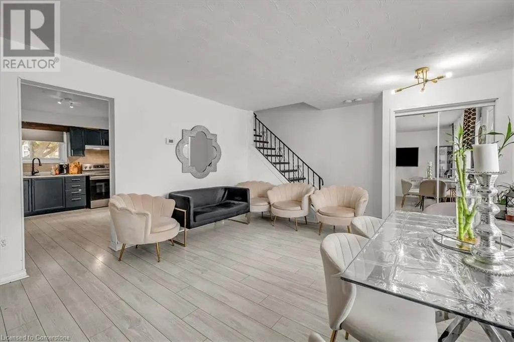 32 RIVERDALE Drive